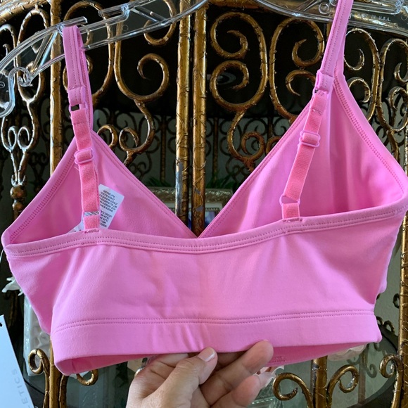 Fabletics Tammy Sports Bra - Picture 3 of 3